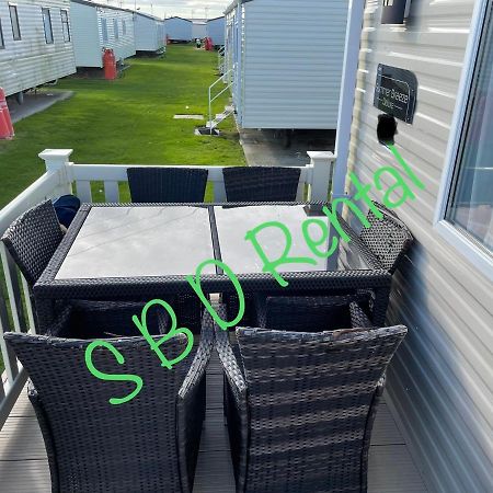 Summer Breeze Deluxe Caravan Rental Saint Osyth Bagian luar foto