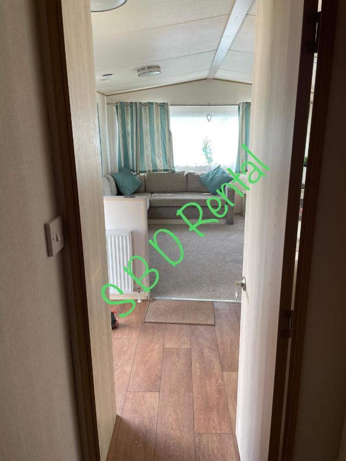 Summer Breeze Deluxe Caravan Rental Saint Osyth Bagian luar foto