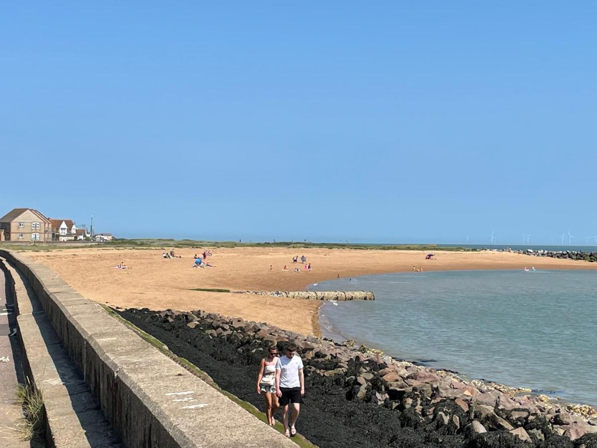 Summer Breeze Deluxe Caravan Rental Saint Osyth Bagian luar foto