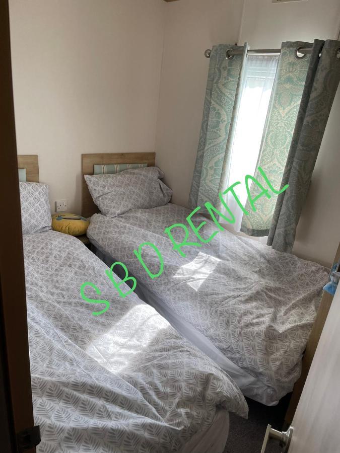 Summer Breeze Deluxe Caravan Rental Saint Osyth Bagian luar foto