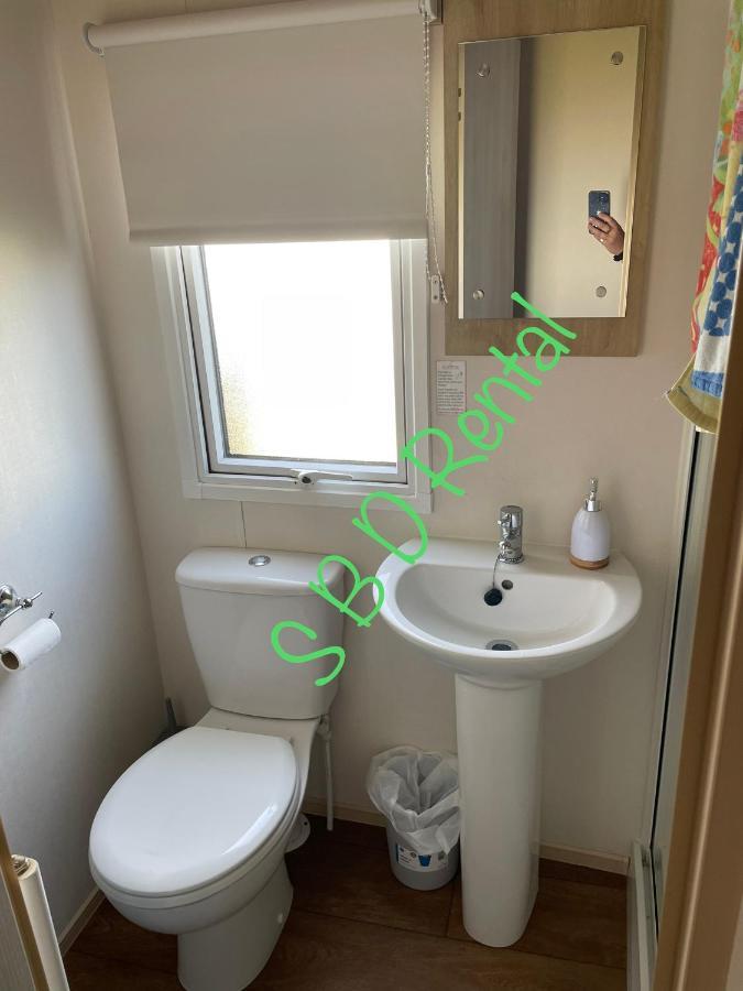 Summer Breeze Deluxe Caravan Rental Saint Osyth Bagian luar foto