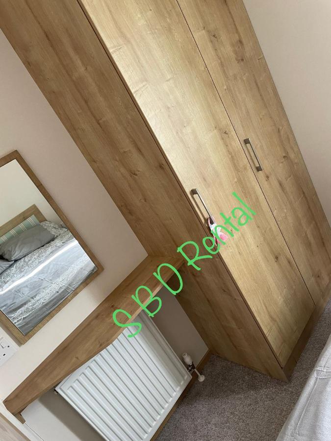 Summer Breeze Deluxe Caravan Rental Saint Osyth Bagian luar foto