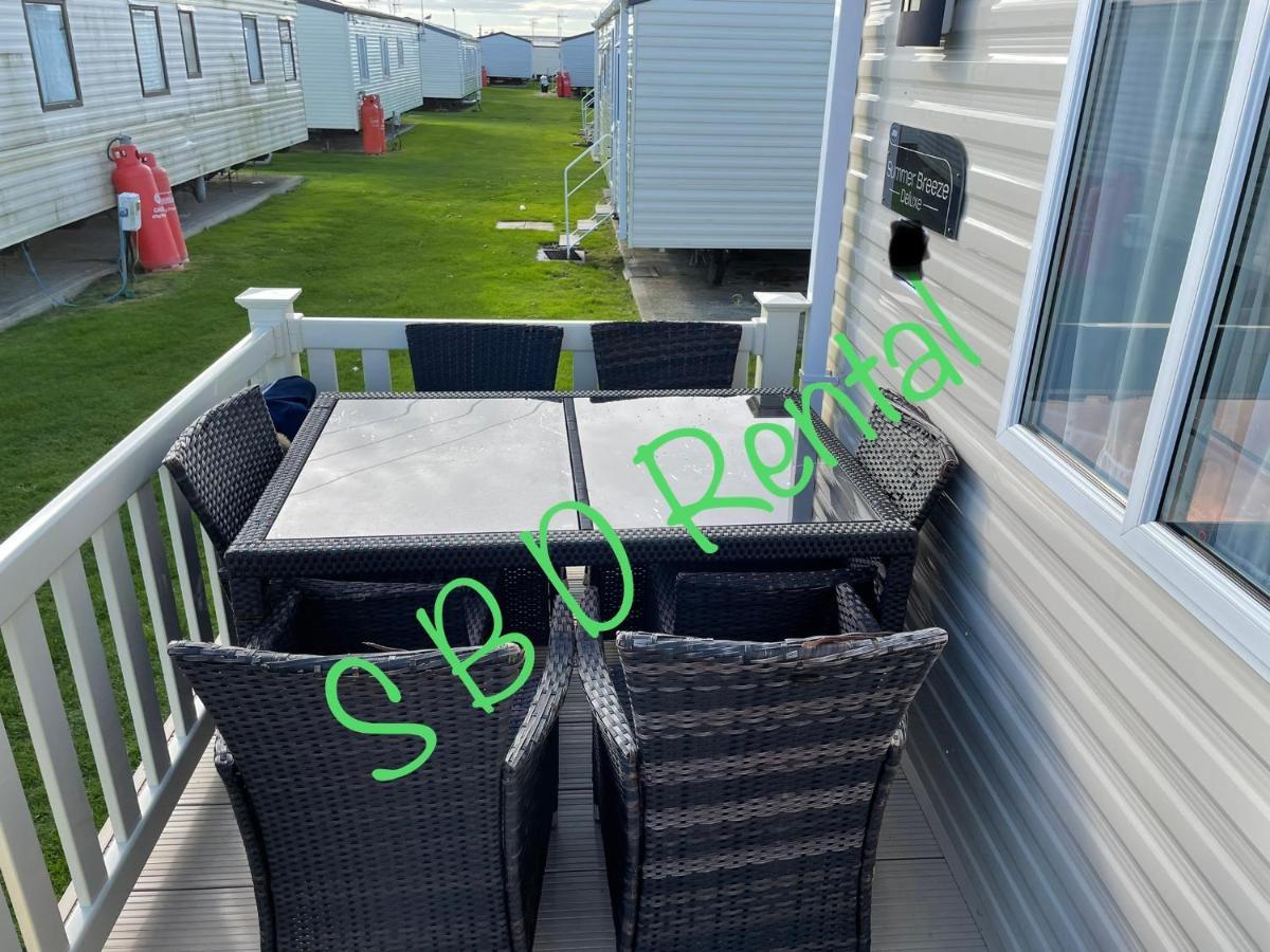 Summer Breeze Deluxe Caravan Rental Saint Osyth Bagian luar foto
